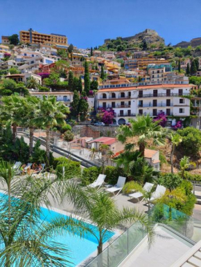 MINERVA LUXURY TOWN CENTER , POOL AND PARKING